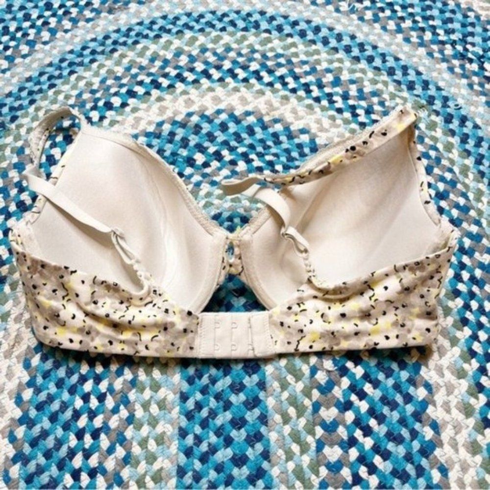 Victoria Secret‎ Bra - Picture 3 of 5